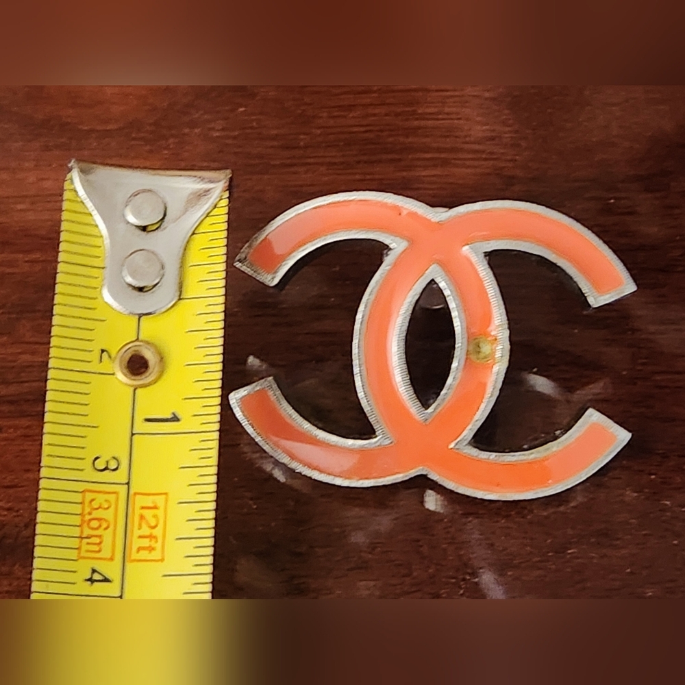 EUC RARE🔥Chanel 04 Enamel Orange Red Pin Brooch - Picture 4 of 7